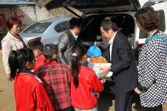 愛心書籍，點(diǎn)亮人生